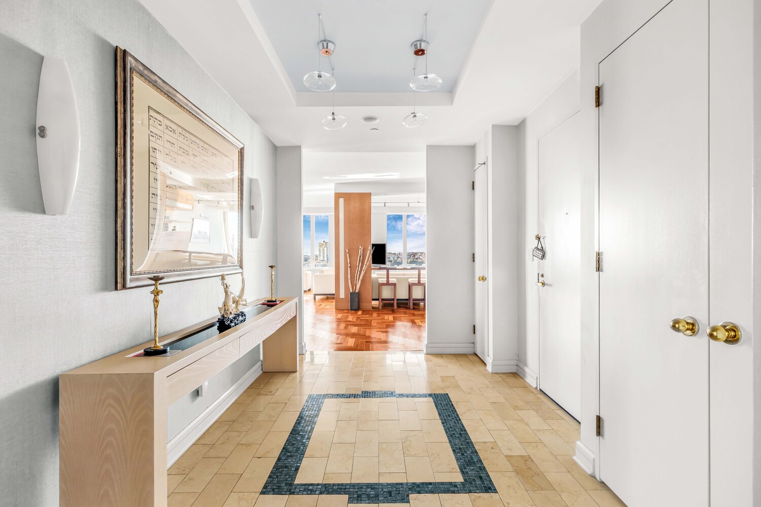 220 RIVERSIDE Boulevard 24G