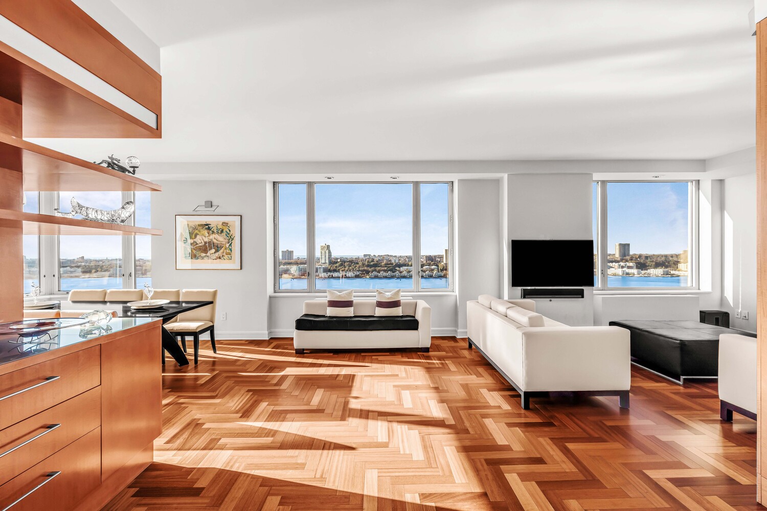 220 RIVERSIDE Boulevard 24G