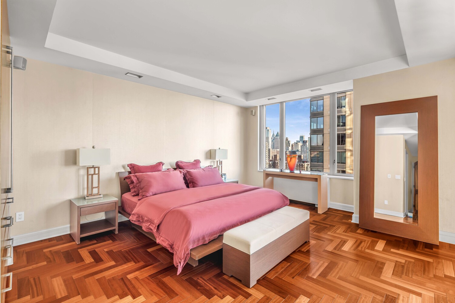 220 RIVERSIDE Boulevard 24G