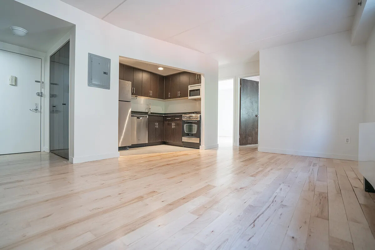 1810 3RD Avenue B2B