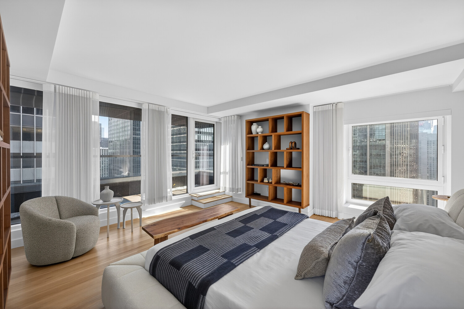 135 W 52ND Street PH4