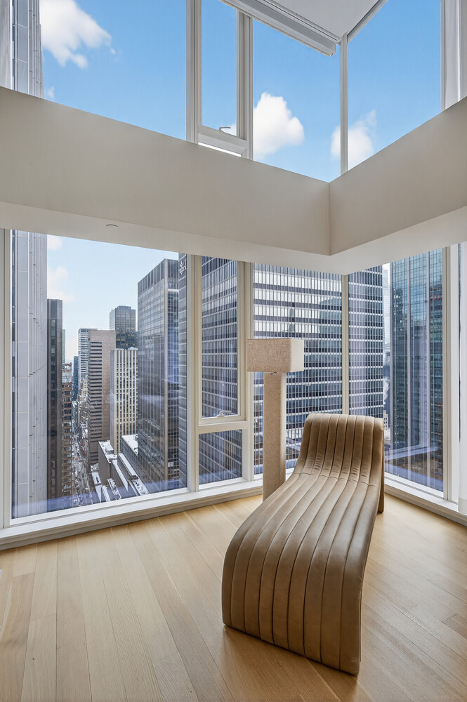 135 W 52ND Street PH4