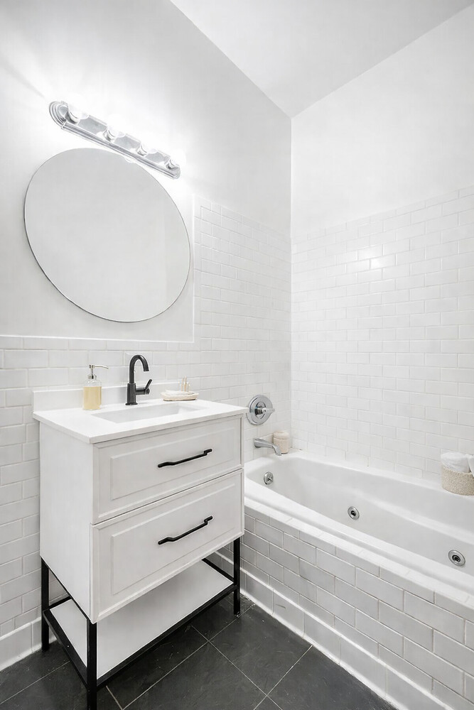 689 MYRTLE Avenue 4F