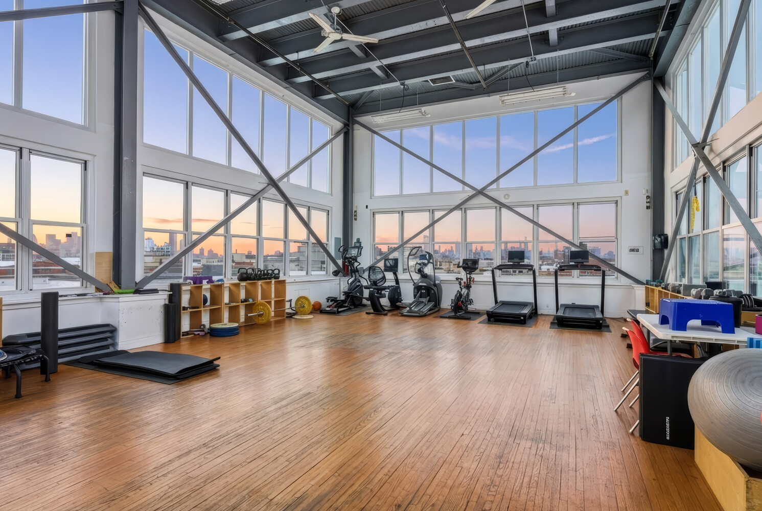 689 MYRTLE Avenue 4F