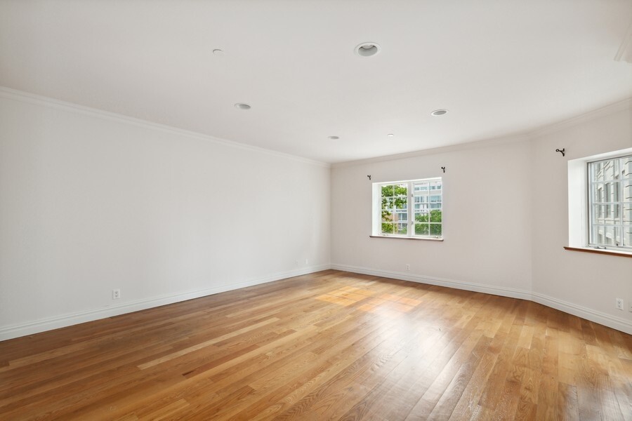 85 HUDSON Avenue 4B