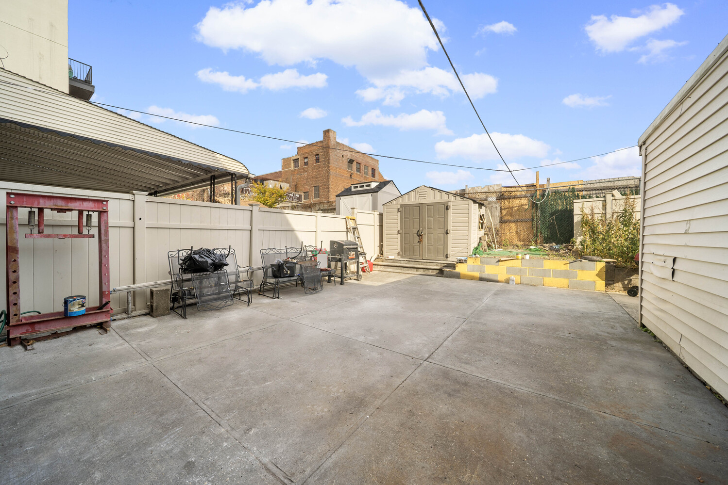 79 AMBOY Street