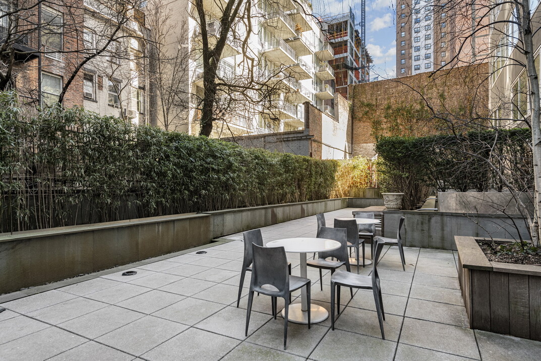 447 W 18TH Street 4C