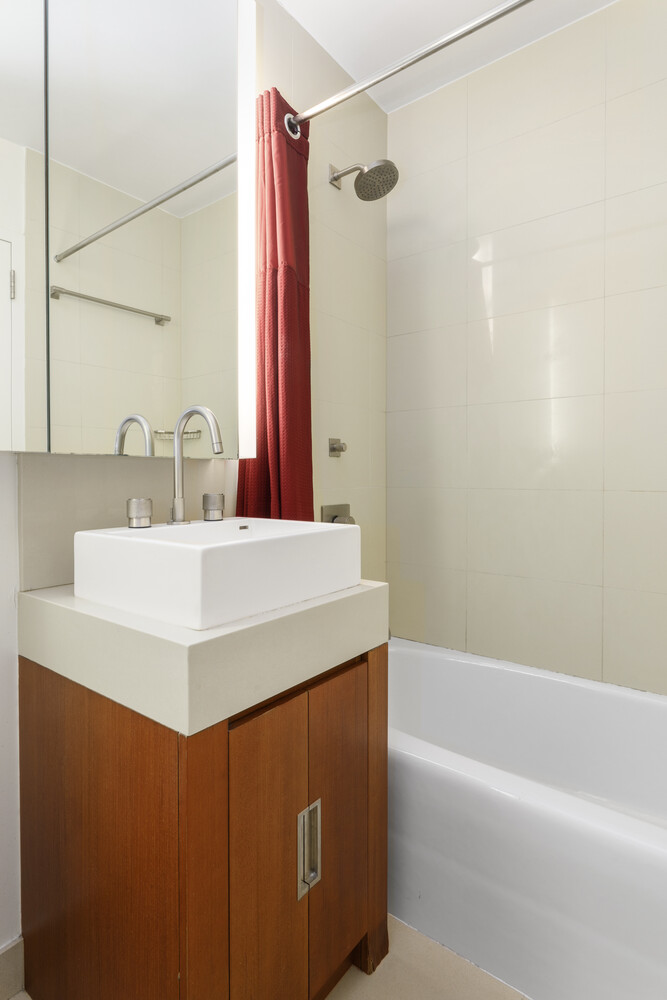 450 W 17TH Street 1901