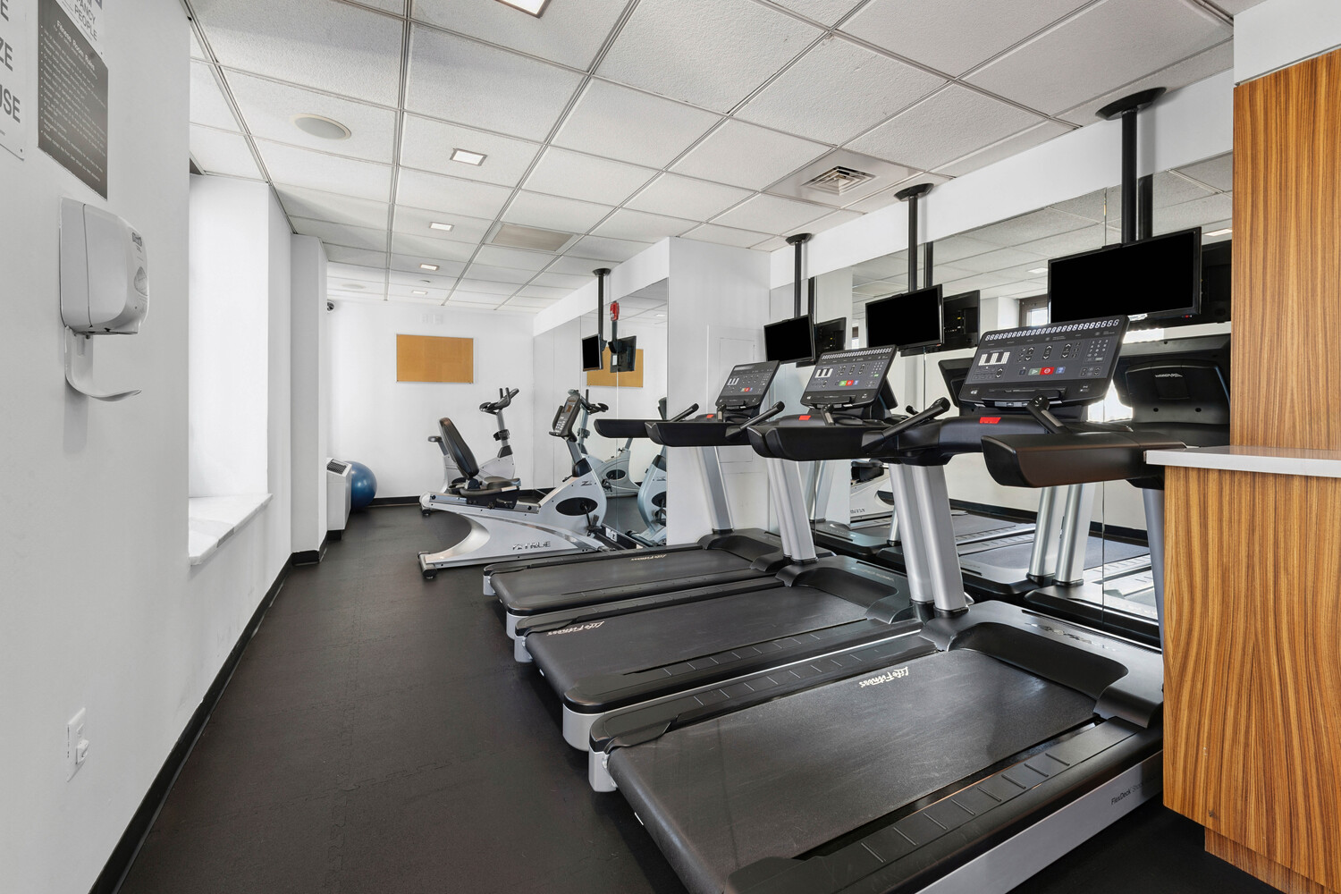 100 W 39TH Street 40E