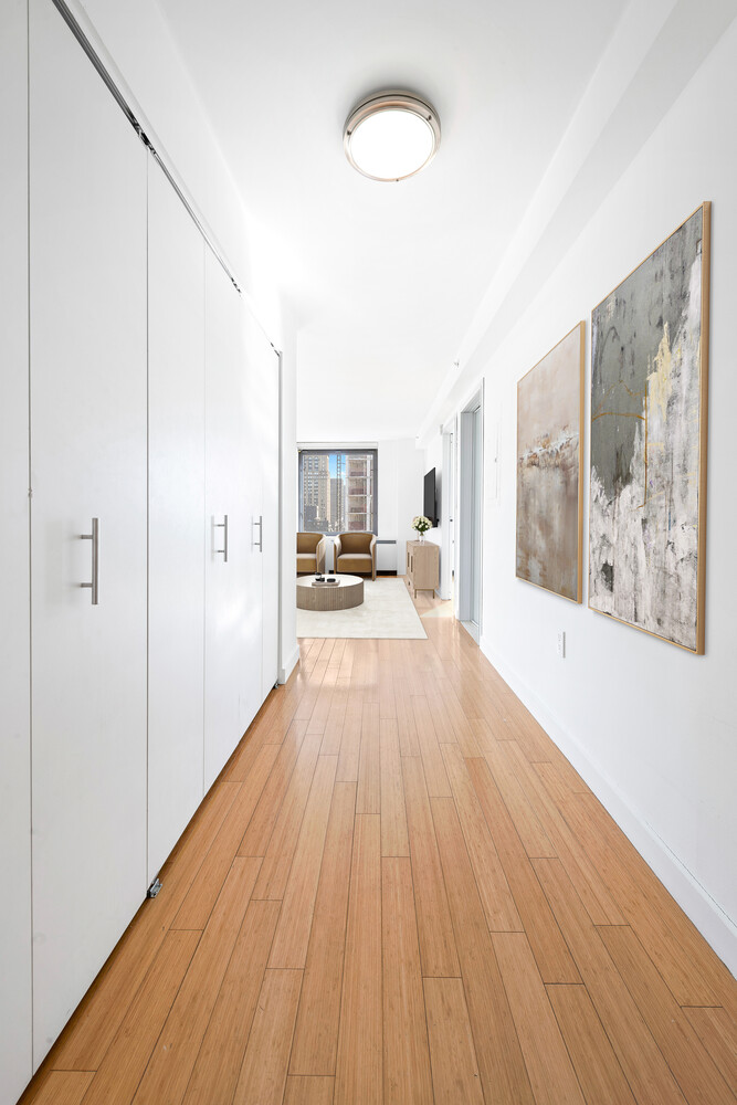 100 W 39TH Street 40E