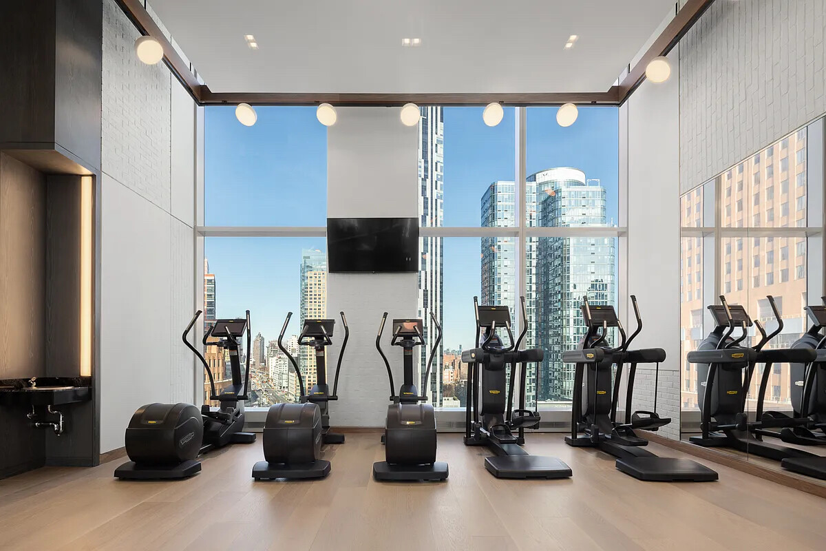 1 CITY Point 26D