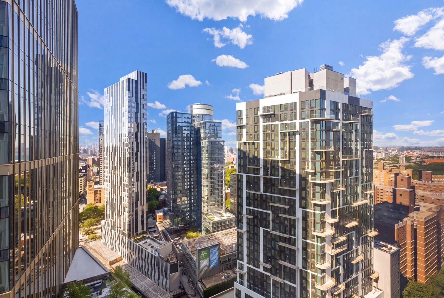 1 CITY Point 26D