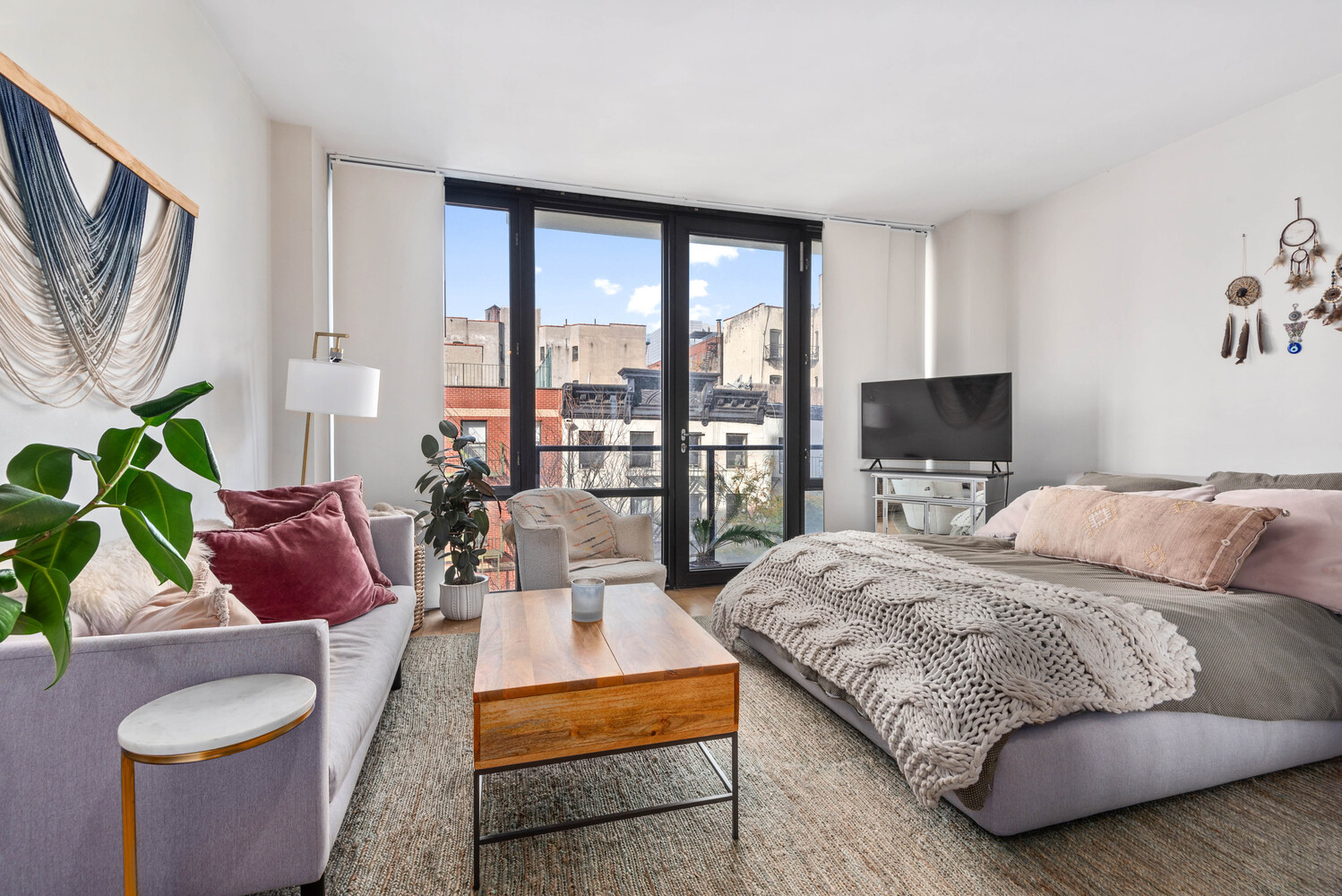 215 Ave B 4C