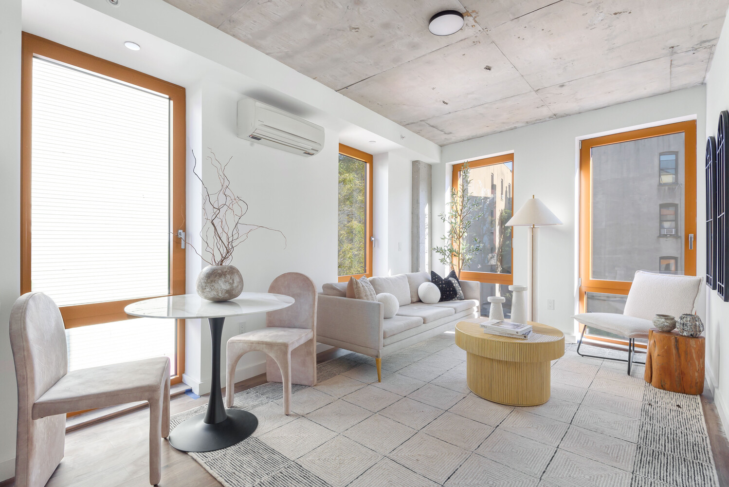 540 GRAHAM Avenue 402