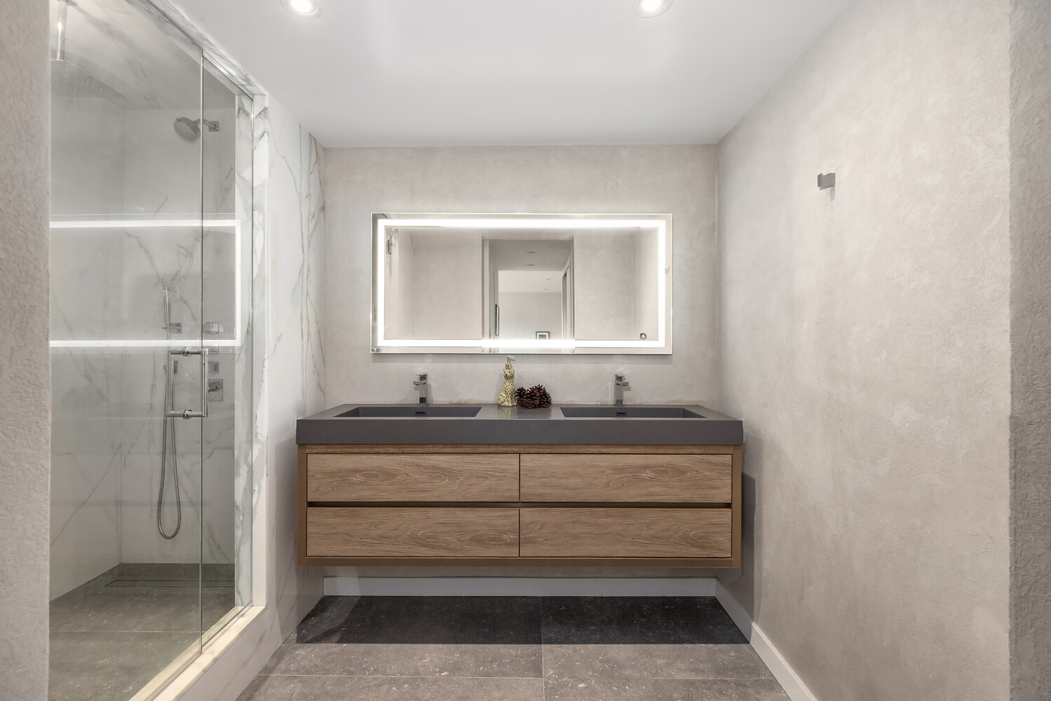 170 W END Avenue 30J