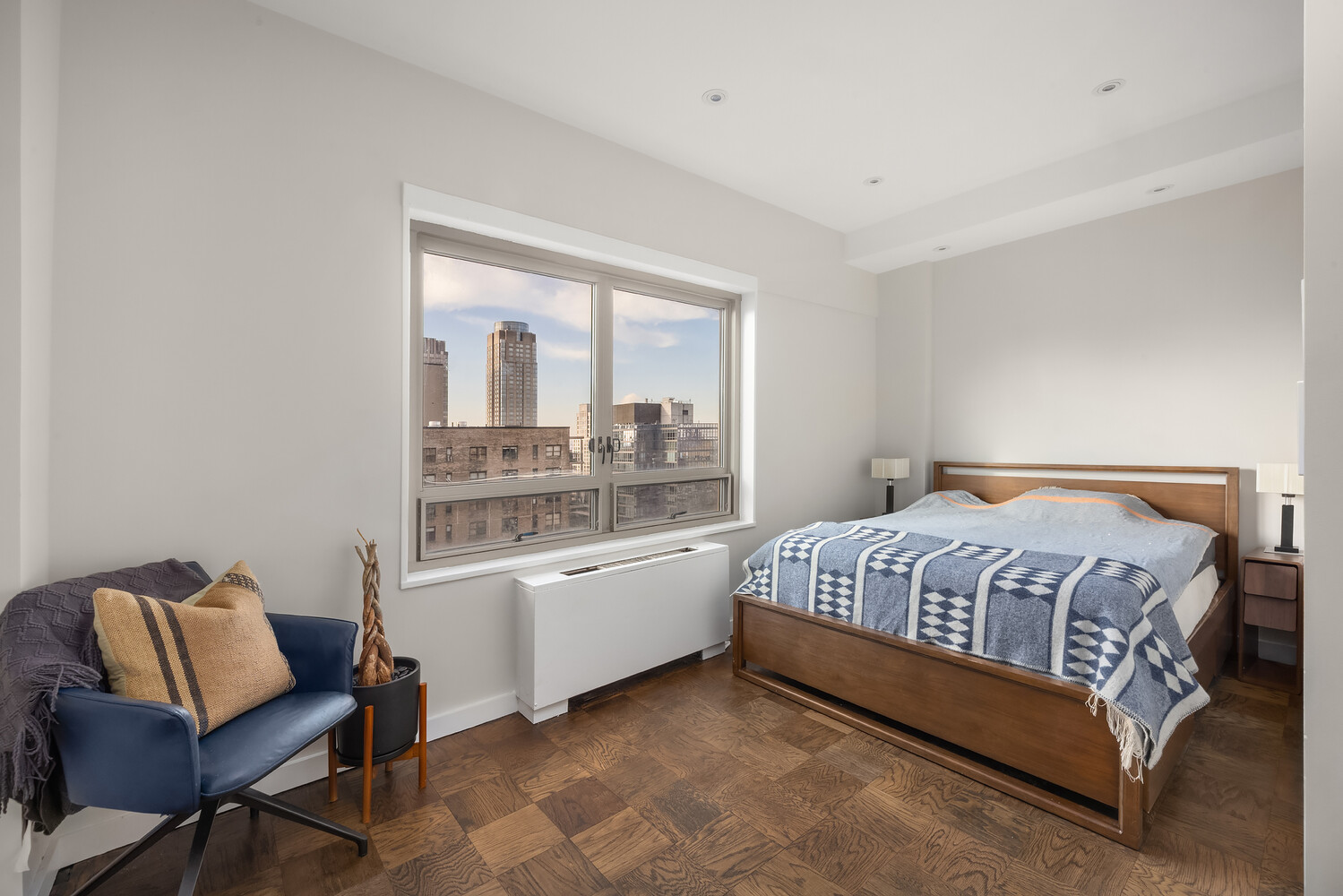 170 W END Avenue 30J