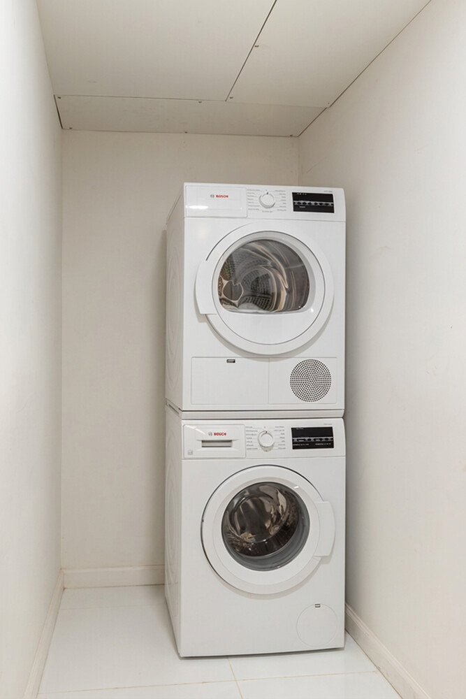 500 W END Avenue 1G