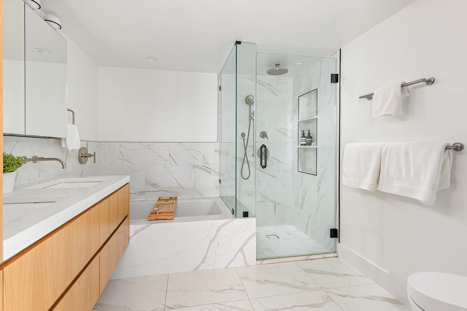 65 MIDDAGH Street 1B