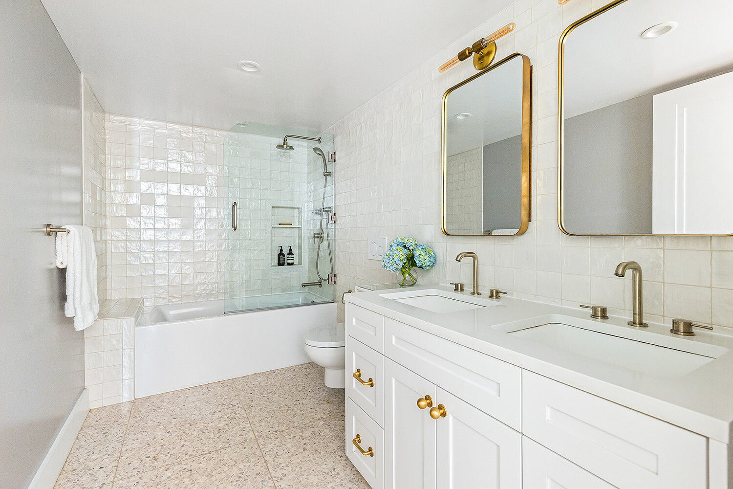 65 MIDDAGH Street 1B