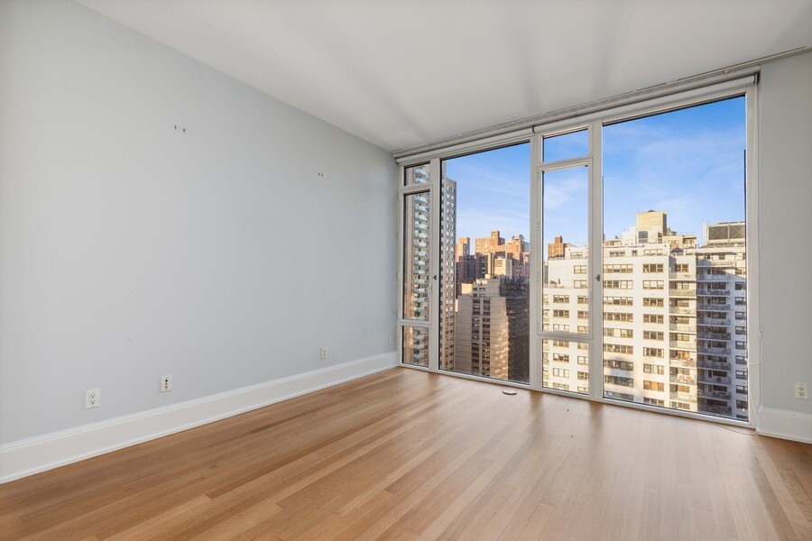 305 E 85TH Street 17B