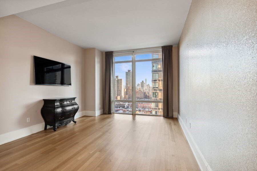 305 E 85TH Street 17B