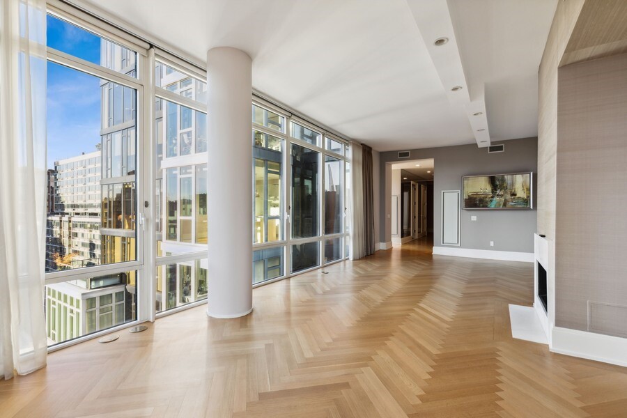 305 E 85TH Street 17B