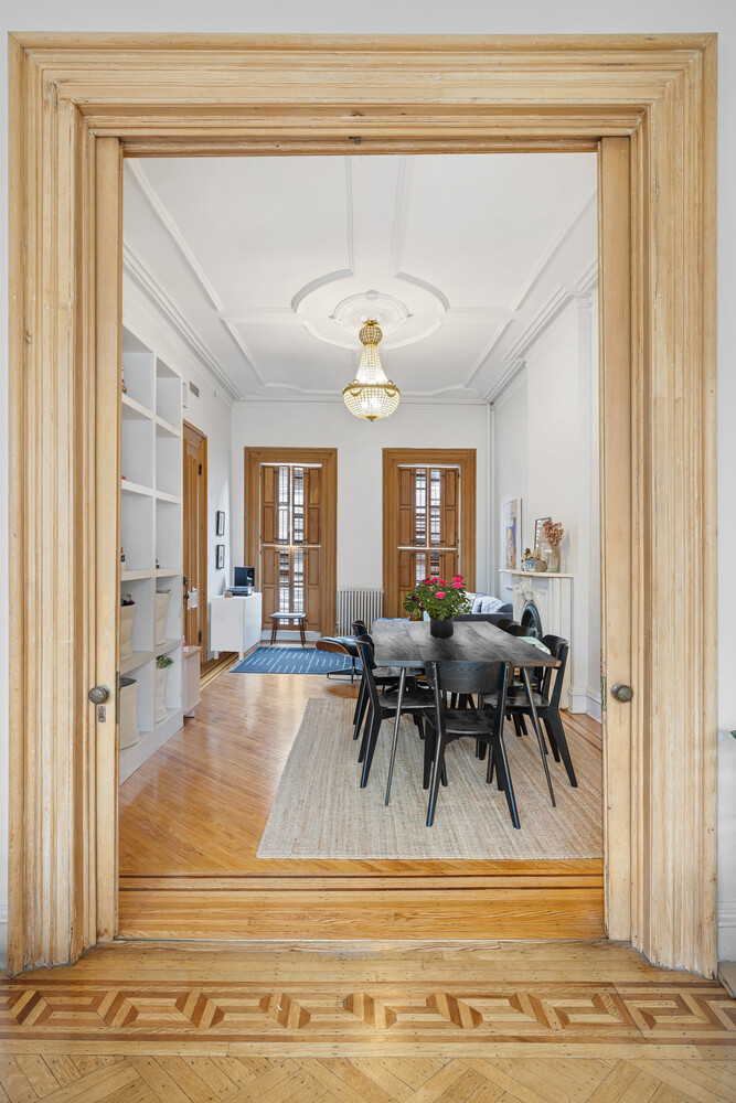 289 MACON Street