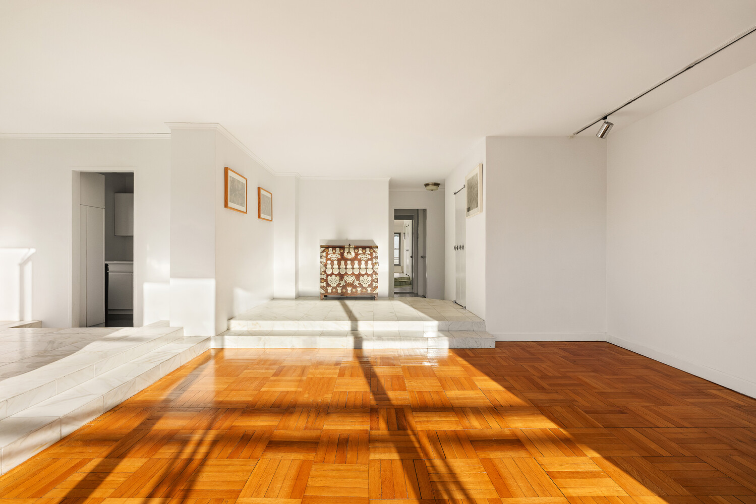 2 5TH Avenue 17D