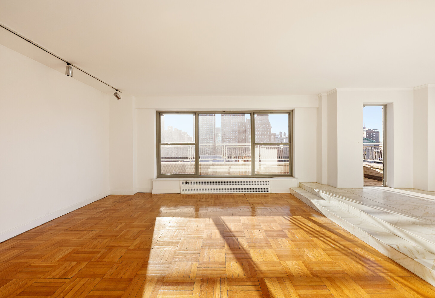 2 5TH Avenue 17D