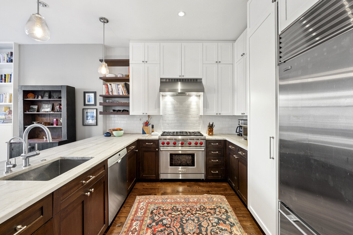 555 HENRY Street 3