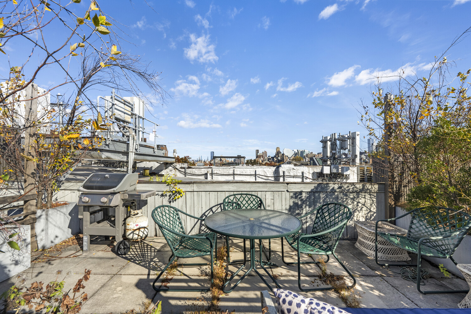 555 HENRY Street 3