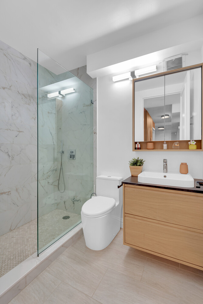 250 S END Avenue 12G