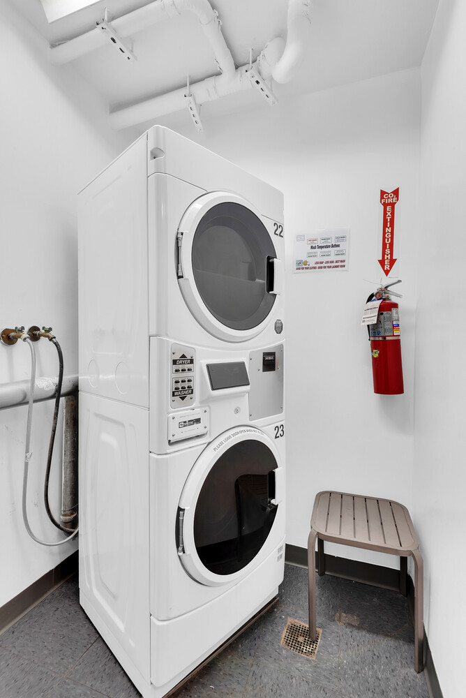 250 S END Avenue 12G