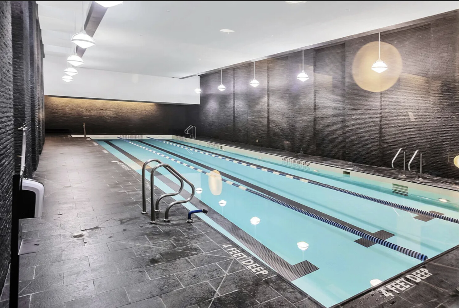 60 RIVERSIDE Boulevard 2011