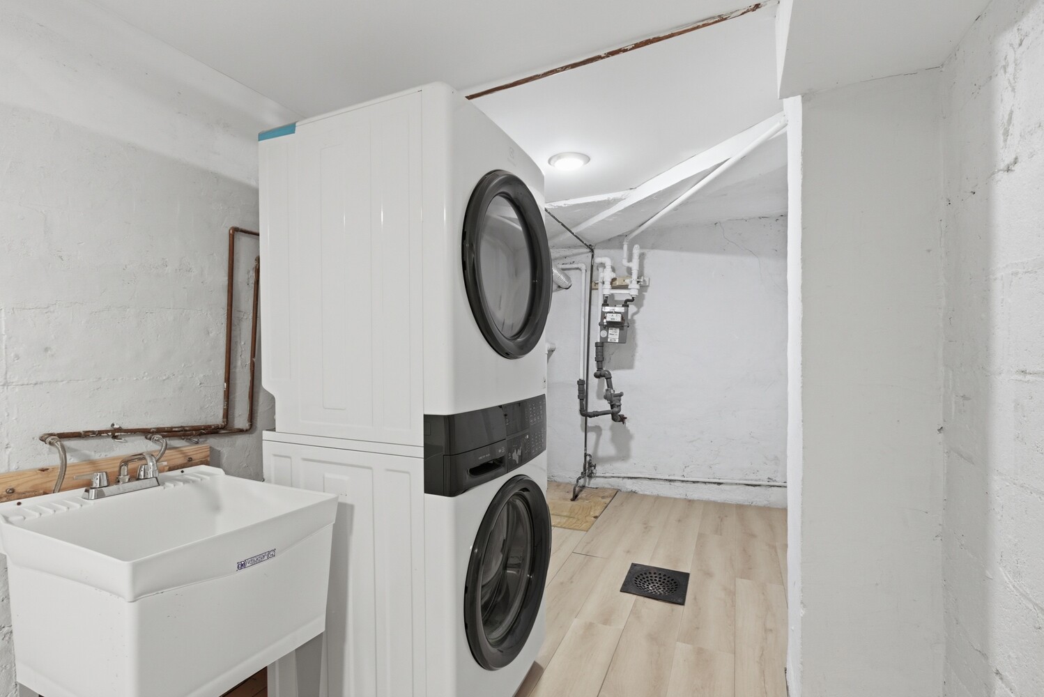 64-36 AUSTIN Street HOUSE