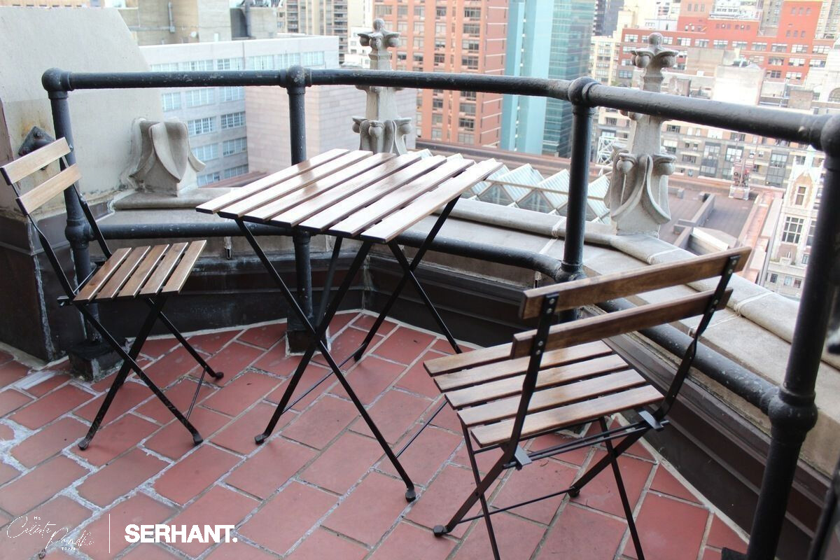 320 E 42ND Street 2301