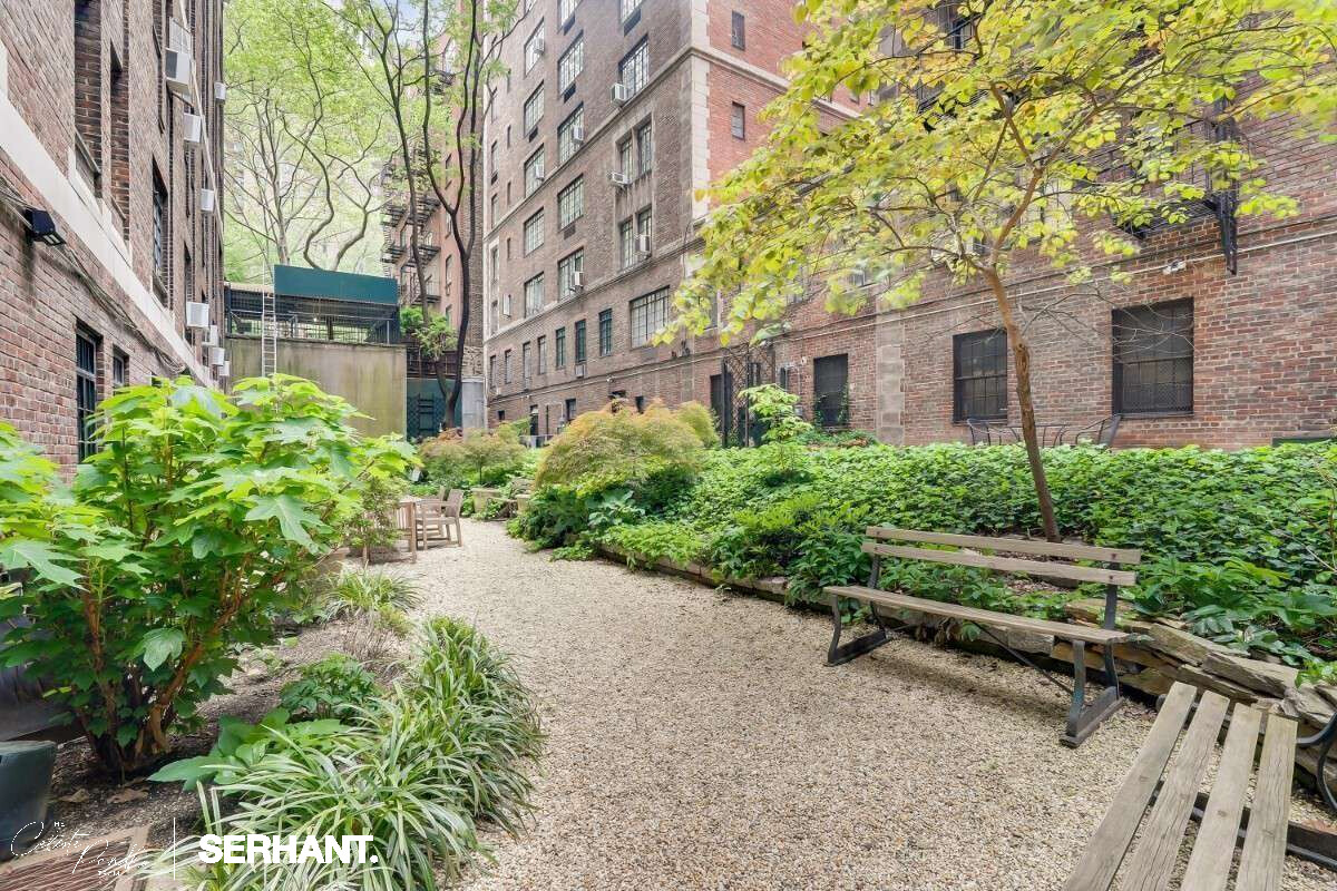 320 E 42ND Street 2301