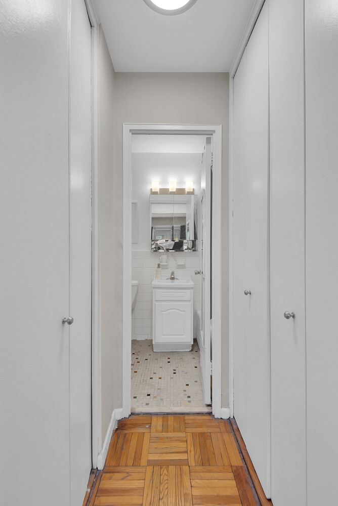 150 E 37TH Street 6G