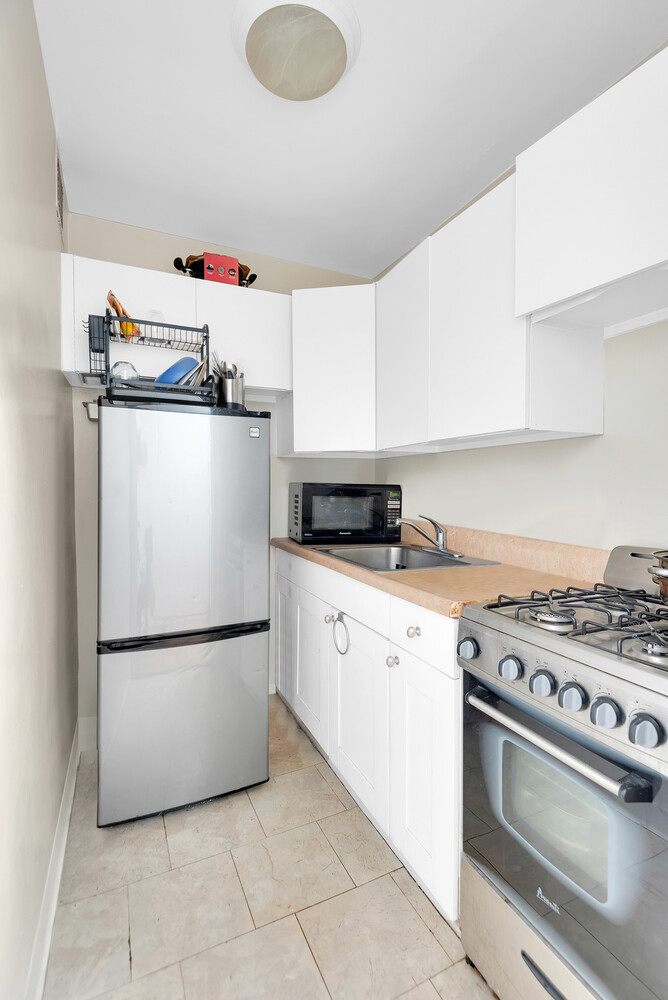 150 E 37TH Street 6G