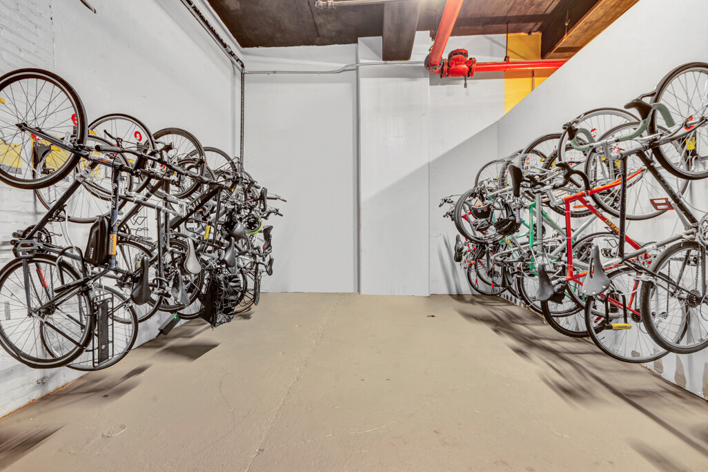 689 MYRTLE Avenue 2H