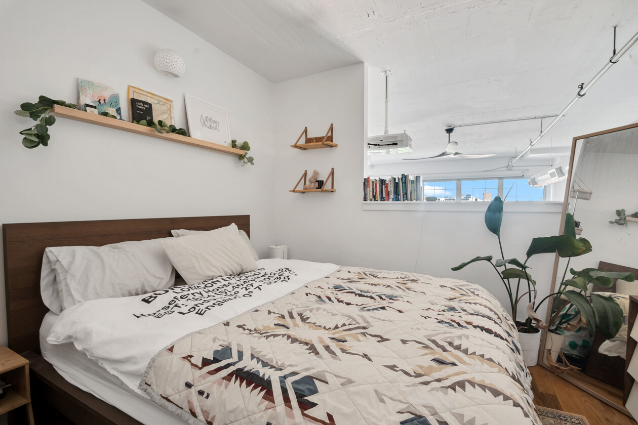 689 MYRTLE Avenue 4C