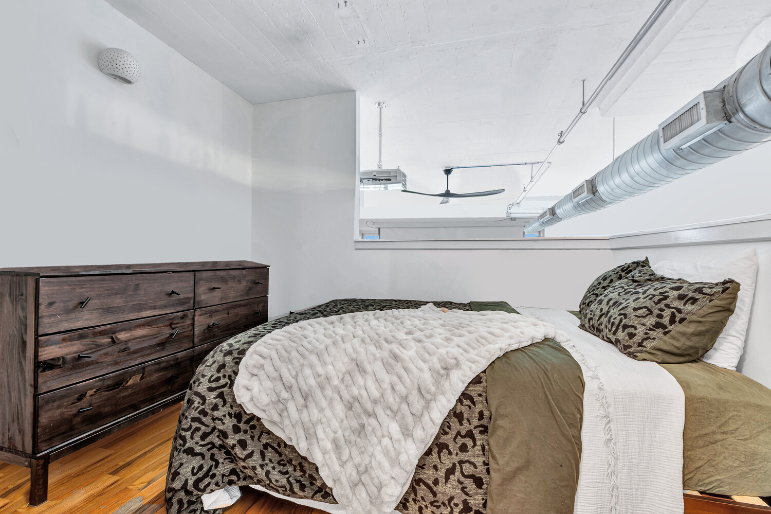 689 MYRTLE Avenue 4C