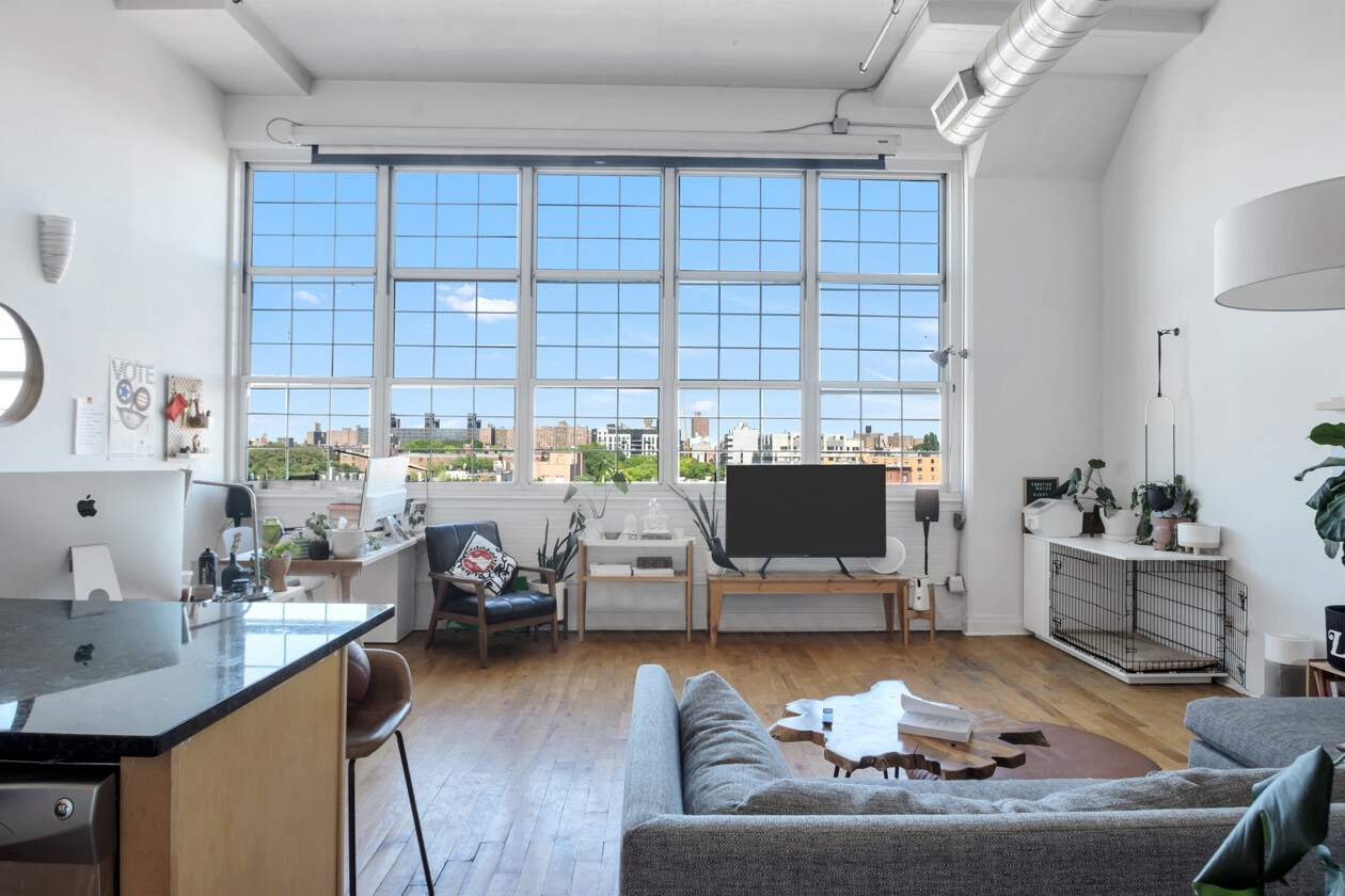 689 MYRTLE Avenue 4C