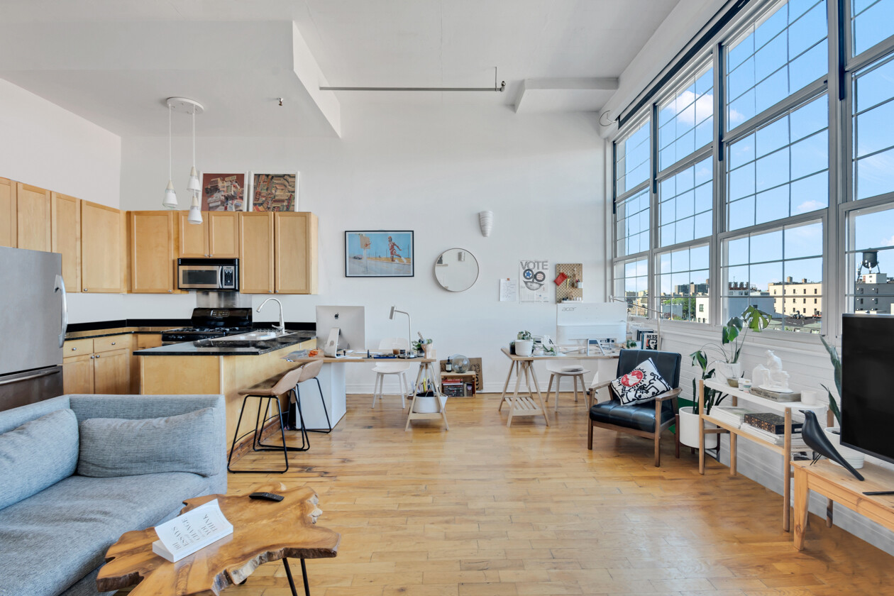 689 MYRTLE Avenue 4C