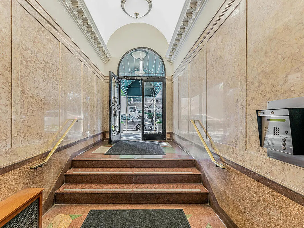 65 W 95TH Street G