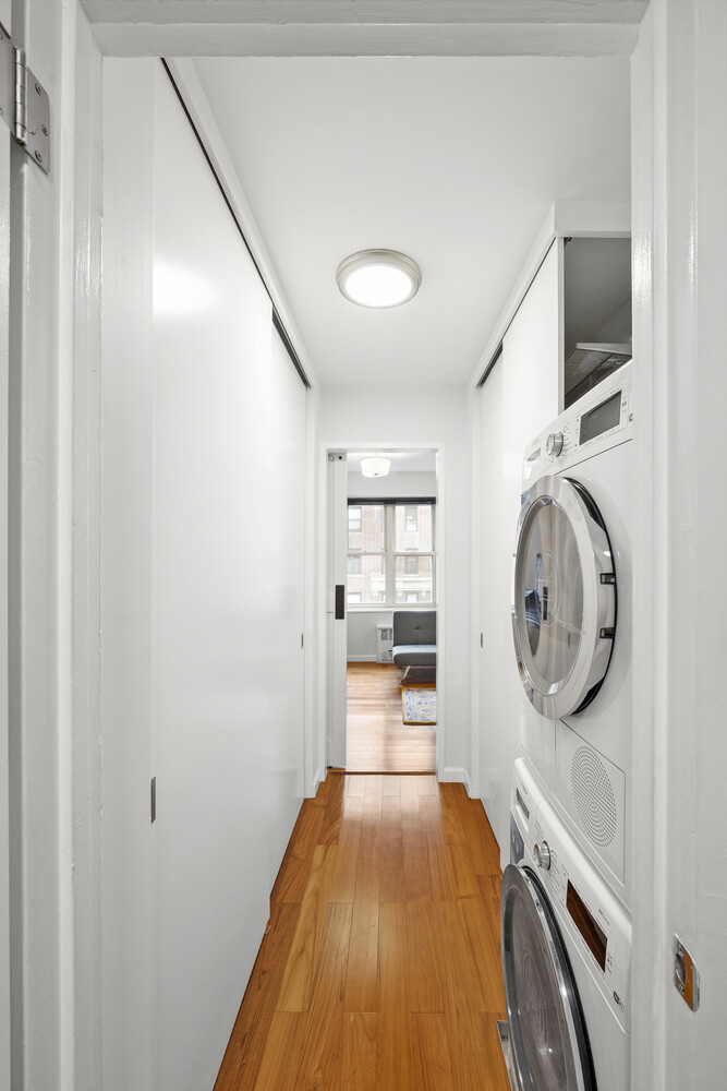 310 LEXINGTON Avenue 10FG