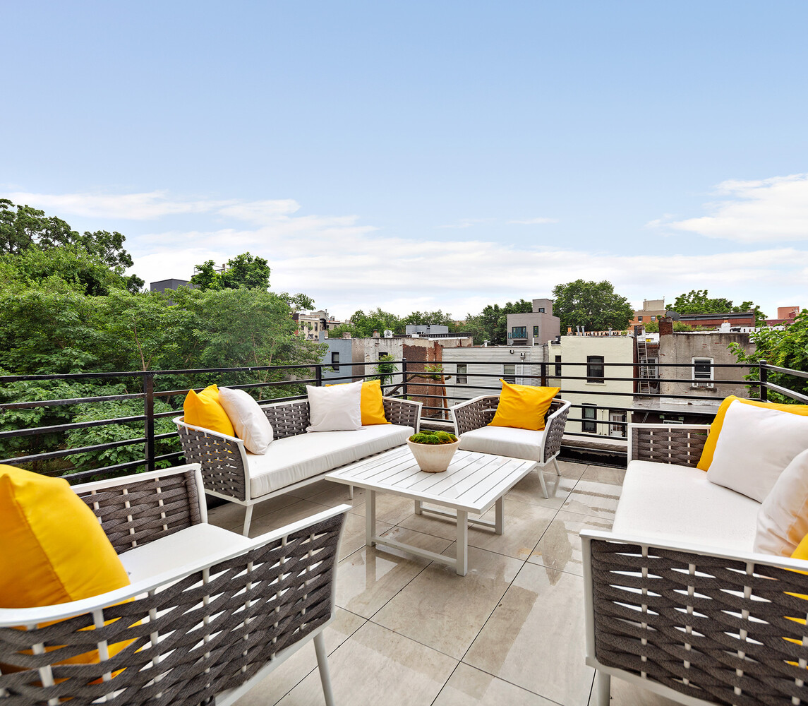 702 GREENE Avenue 4