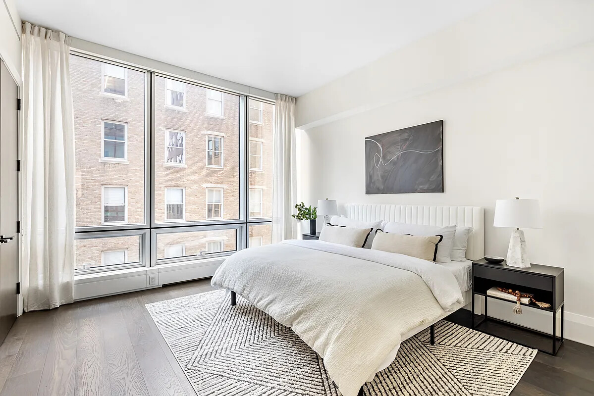 172 MADISON Street 17B