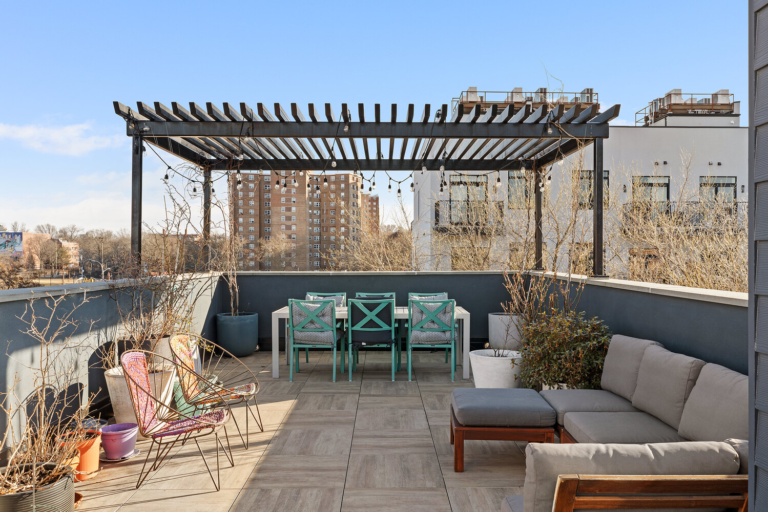 1582A PACIFIC Street