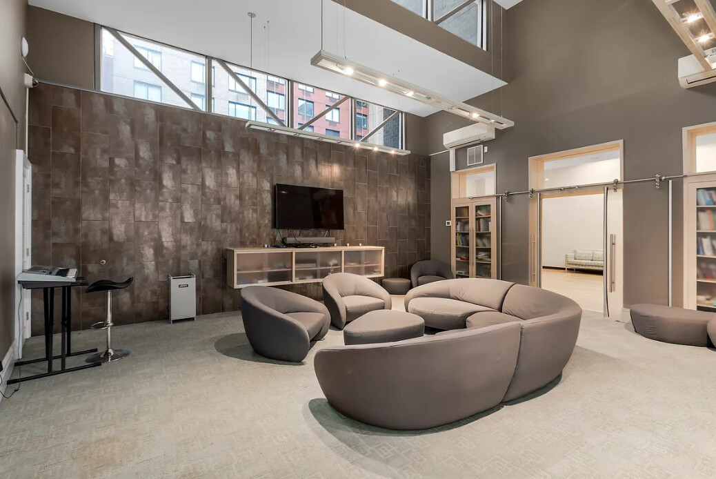 280 RECTOR Place 8A